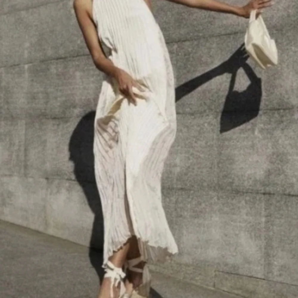 New Pleated Zara Maxi Dress Xs-S - Picture 2 of 12